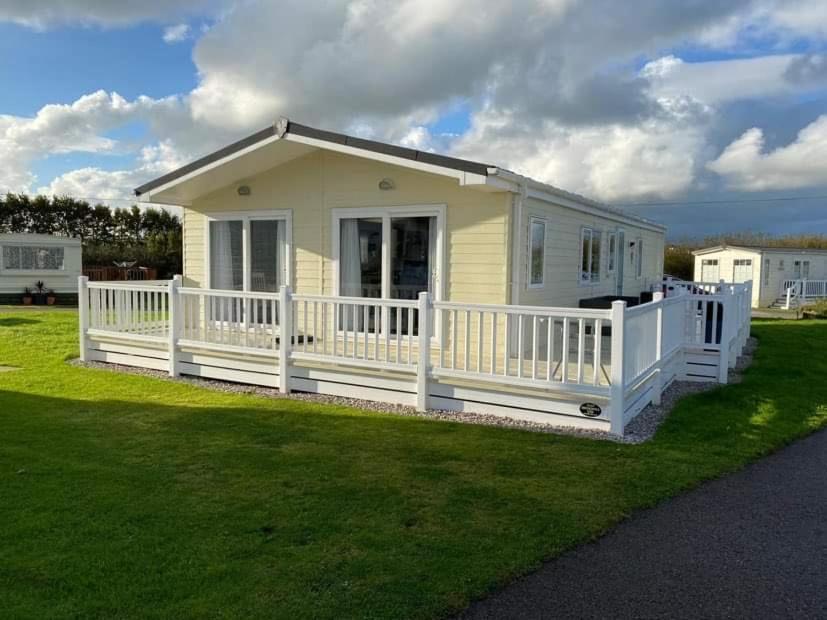 Poundstock Little Cornish Lodge Bude מראה חיצוני תמונה